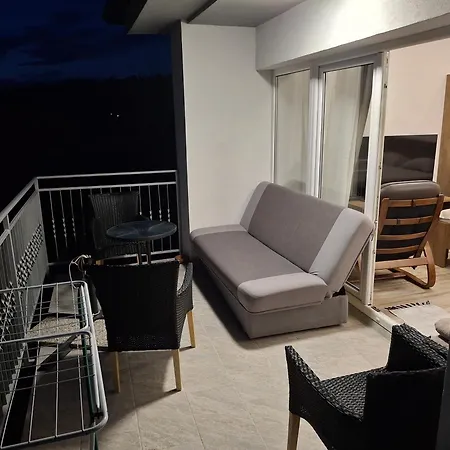 Apartma Med Oljkami -