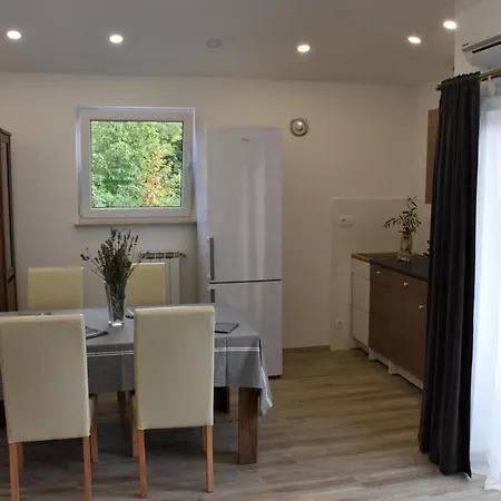 Apartman Apartma Med Oljkami - *